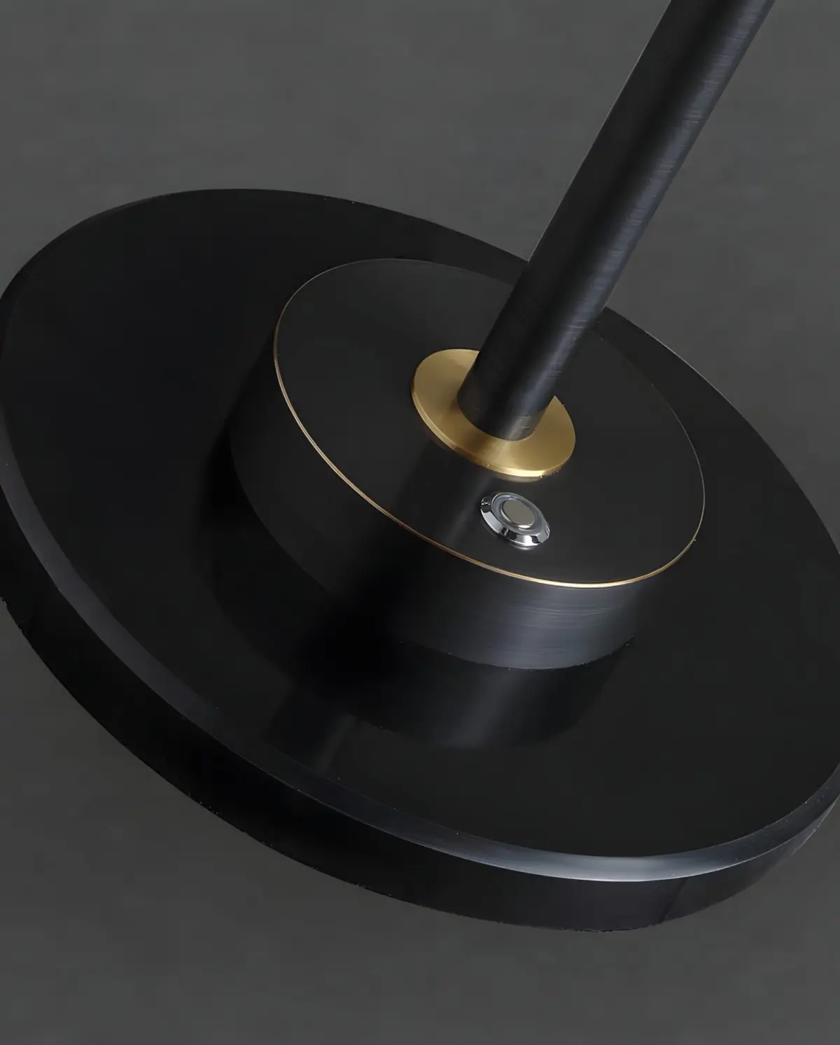 Barcelo column floor lamp lampbase detail