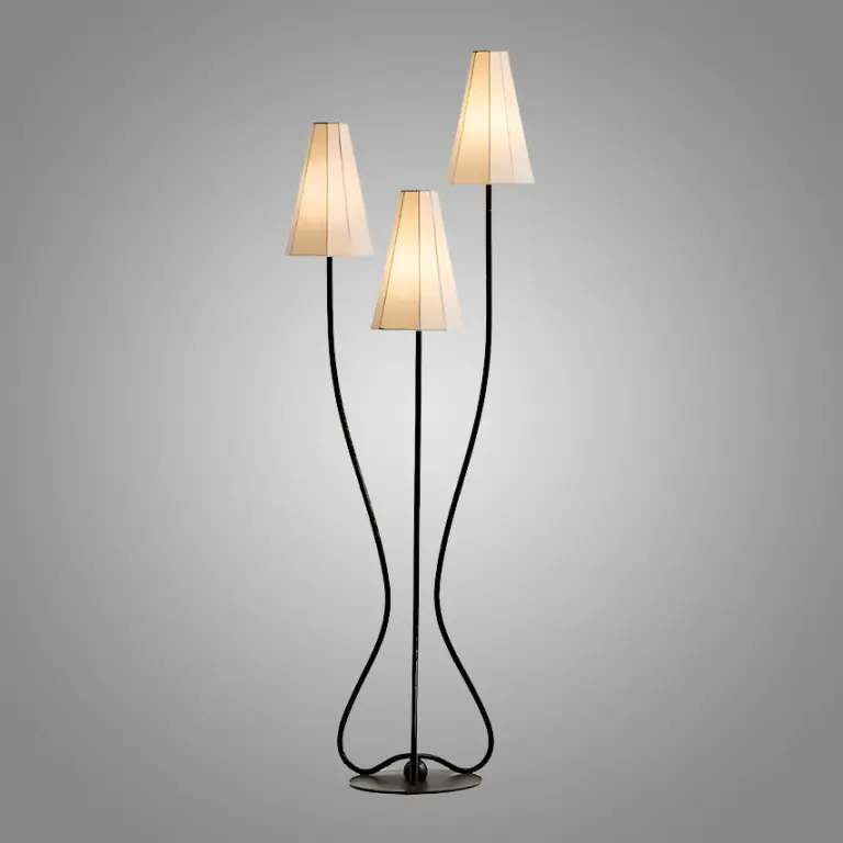 Nouveaute-3-Light-Floor-Lamp